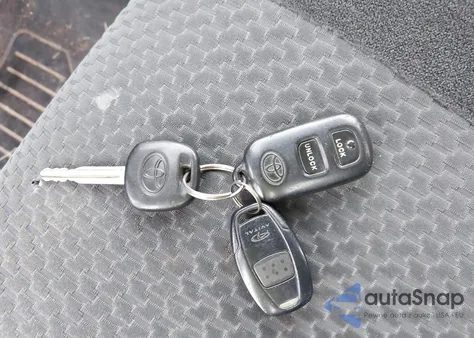 2006 Toyota Corolla S из США, поврежденный, VIN 2T1BR32E86C694766